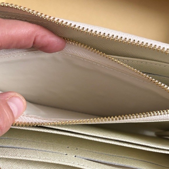 Louis Vuitton LV Gray White Damier Azur Zippy Wallet Looks New M60017 Giftable - Picture 4 of 14